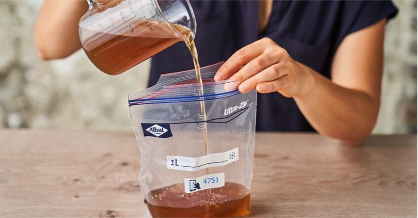 Bouillons de volaille et de légumes faits maison : recette antigaspi