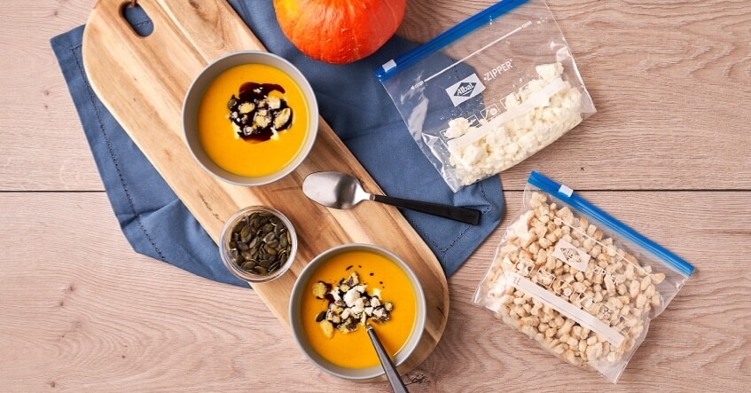 Congelez votre soupe au potiron pour la conserver plus longtemps et éviter le gaspillage alimentaire.