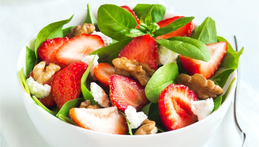 Salade fraîche aux fraises