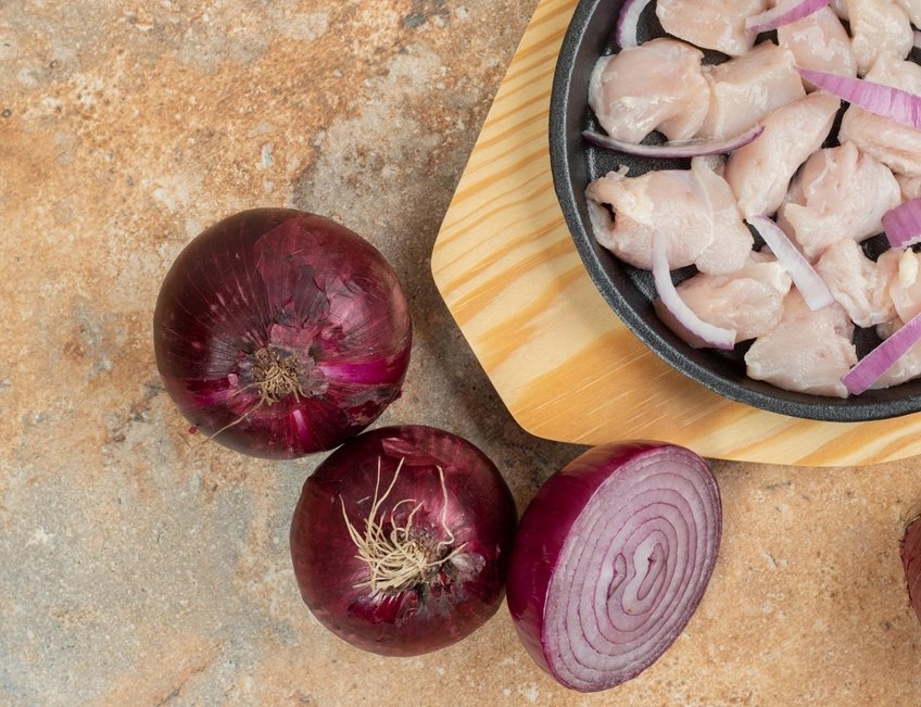 albal-oignons-rouges-et-poulet-content
